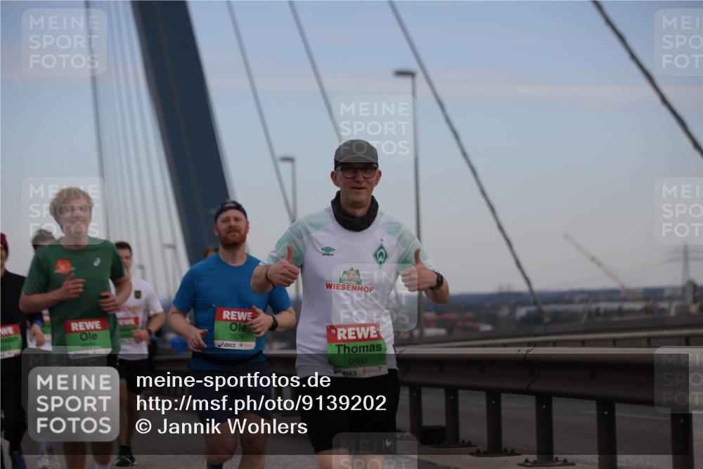 03.10.2025 - Köhlbrandbrückenlauf Jannik Wohlers http://msf.ph/oto/9139202 03.10.2025 15:31:15 Position 1 9337, 7578, 9580 meine-sportfotos.de
