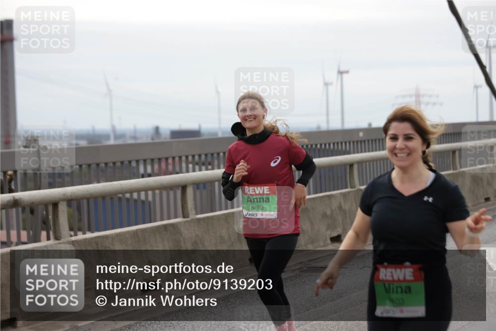 03.10.2025 - Köhlbrandbrückenlauf Jannik Wohlers http://msf.ph/oto/9139203 03.10.2025 16:09:44 Position 1 8893, 03 meine-sportfotos.de
