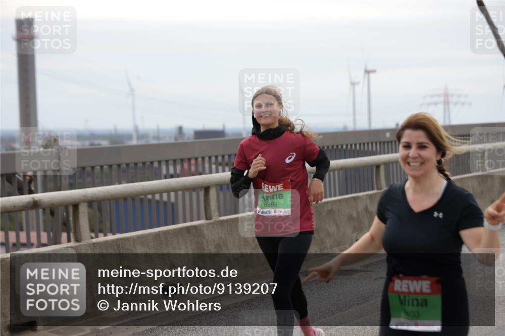 03.10.2025 - Köhlbrandbrückenlauf Jannik Wohlers http://msf.ph/oto/9139207 03.10.2025 16:09:44 Position 1 8893, 03 meine-sportfotos.de