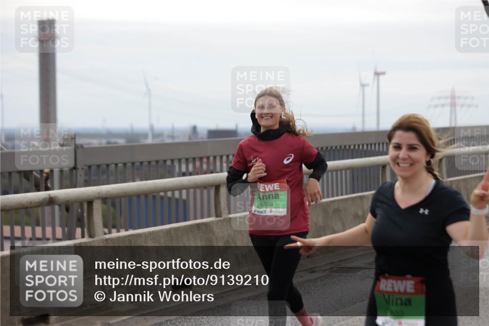 03.10.2025 - Köhlbrandbrückenlauf Jannik Wohlers http://msf.ph/oto/9139210 03.10.2025 16:09:44 Position 1 8893, 03 meine-sportfotos.de