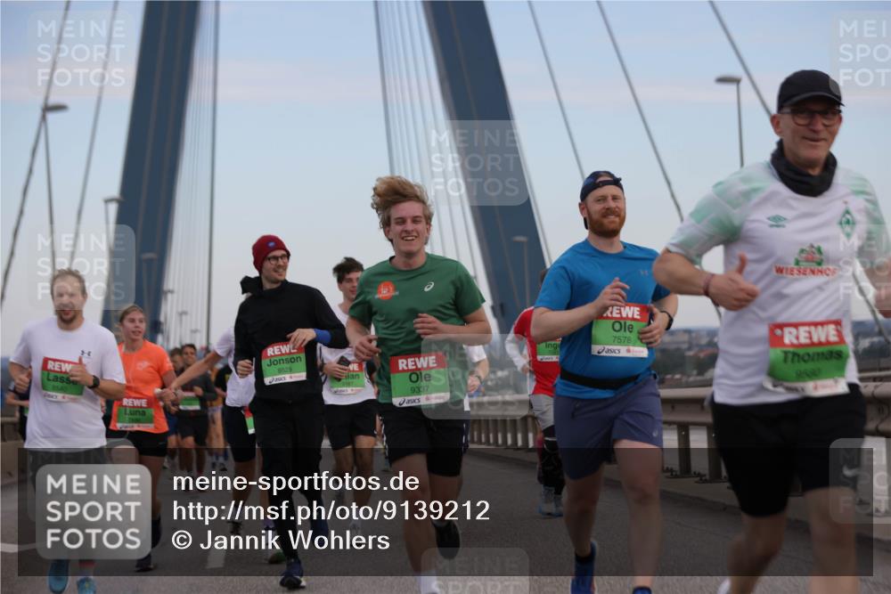 03.10.2025 - Köhlbrandbrückenlauf Jannik Wohlers http://msf.ph/oto/9139212 03.10.2025 15:31:16 Position 1 8529, 9337, 7578, 9580 meine-sportfotos.de