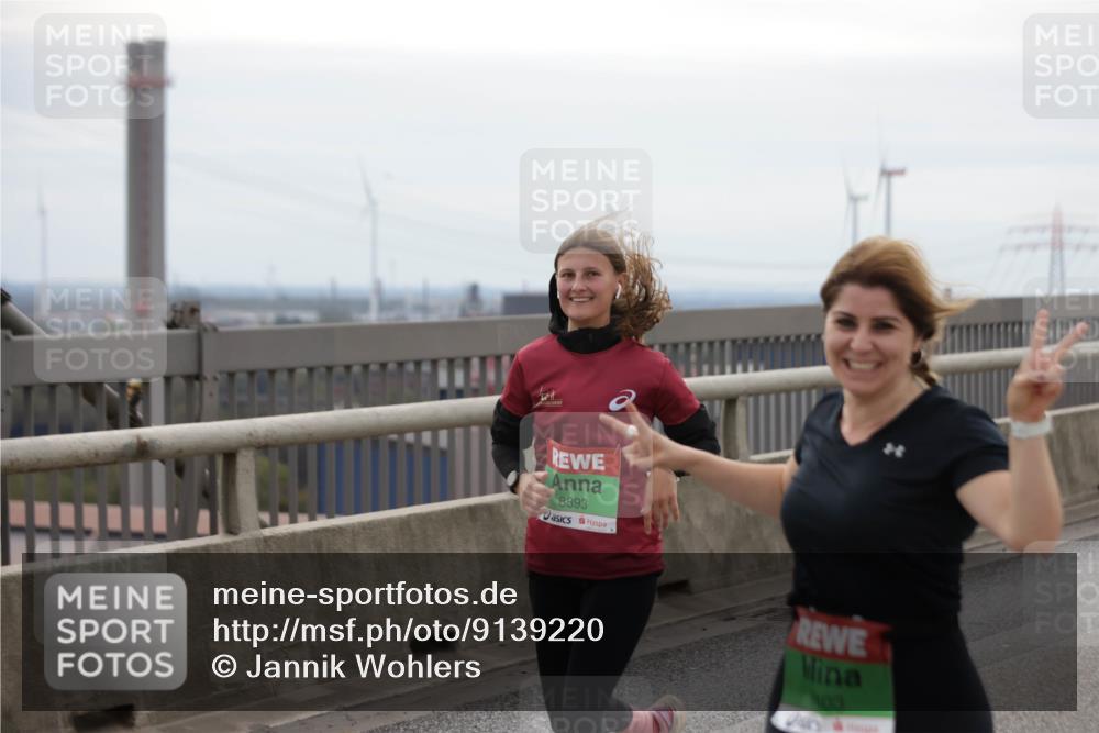 03.10.2025 - Köhlbrandbrückenlauf Jannik Wohlers http://msf.ph/oto/9139220 03.10.2025 16:09:44 Position 1 8893, 03 meine-sportfotos.de