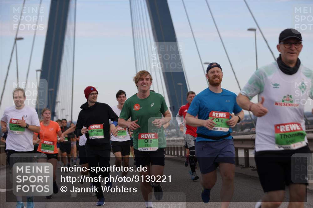 03.10.2025 - Köhlbrandbrückenlauf Jannik Wohlers http://msf.ph/oto/9139221 03.10.2025 15:31:16 Position 1 8540, 7990, 8529, 9337, 7578, 9580 meine-sportfotos.de