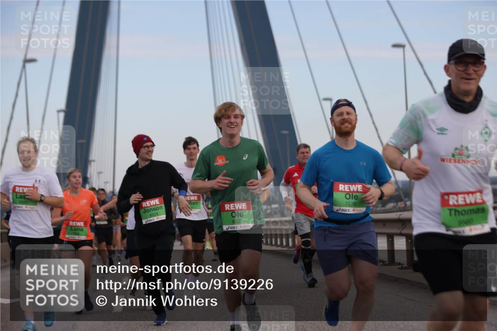 03.10.2025 - Köhlbrandbrückenlauf Jannik Wohlers http://msf.ph/oto/9139226 03.10.2025 15:31:16 Position 1 8540, 8529, 9337, 7578, 9580 meine-sportfotos.de