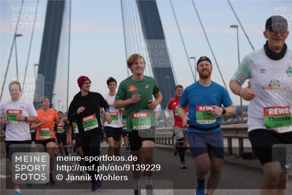03.10.2025 - Köhlbrandbrückenlauf Jannik Wohlers http://msf.ph/oto/9139229 03.10.2025 15:31:16 Position 1 8529, 9337, 7578, 9580 meine-sportfotos.de