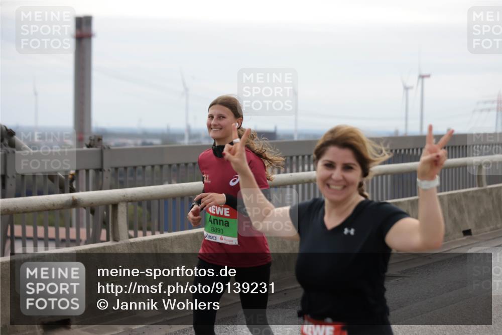 03.10.2025 - Köhlbrandbrückenlauf Jannik Wohlers http://msf.ph/oto/9139231 03.10.2025 16:09:45 Position 1 8893 meine-sportfotos.de