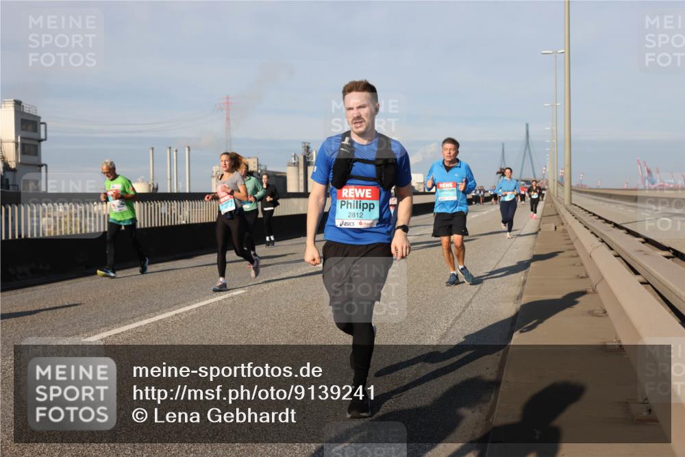 03.10.2025 - Köhlbrandbrückenlauf Lena Gebhardt http://msf.ph/oto/9139241 03.10.2025 09:56:54 Position 2 2812 meine-sportfotos.de