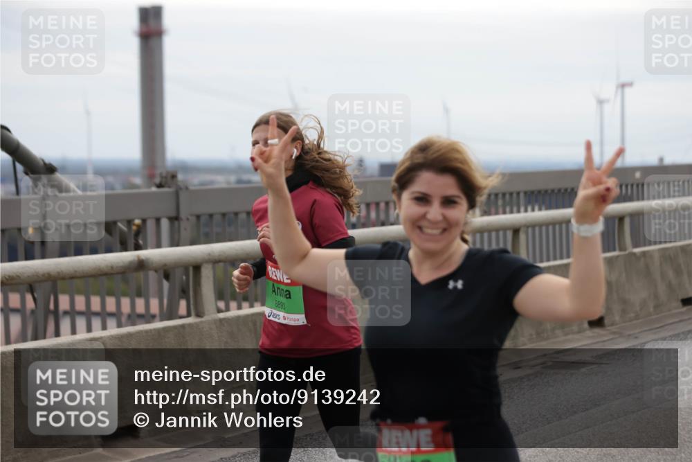 03.10.2025 - Köhlbrandbrückenlauf Jannik Wohlers http://msf.ph/oto/9139242 03.10.2025 16:09:45 Position 1 8893 meine-sportfotos.de