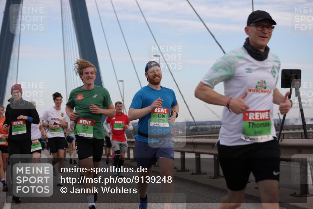 03.10.2025 - Köhlbrandbrückenlauf Jannik Wohlers http://msf.ph/oto/9139248 03.10.2025 15:31:16 Position 1 9337, 7578, 9680 meine-sportfotos.de