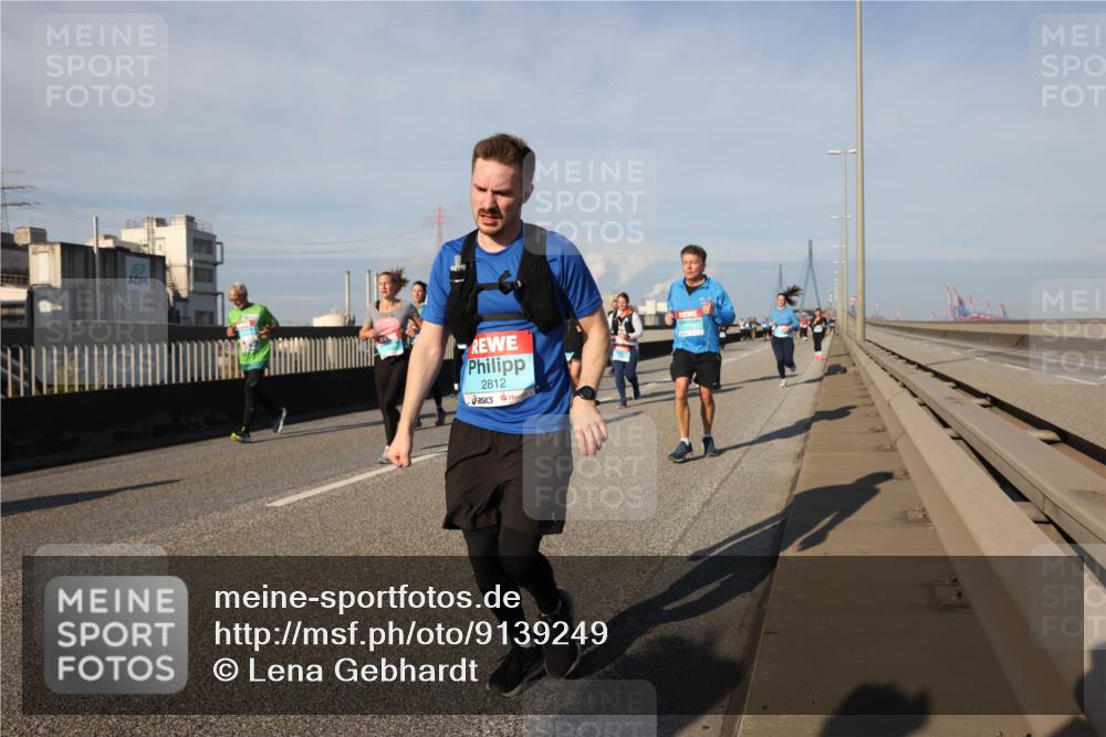 03.10.2025 - Köhlbrandbrückenlauf Lena Gebhardt http://msf.ph/oto/9139249 03.10.2025 09:56:55 Position 2 2812 meine-sportfotos.de