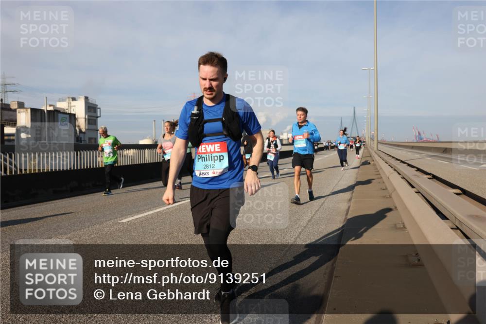 03.10.2025 - Köhlbrandbrückenlauf Lena Gebhardt http://msf.ph/oto/9139251 03.10.2025 09:56:55 Position 2 2812 meine-sportfotos.de