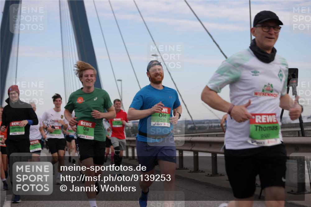 03.10.2025 - Köhlbrandbrückenlauf Jannik Wohlers http://msf.ph/oto/9139253 03.10.2025 15:31:17 Position 1 9337, 7578, 9680 meine-sportfotos.de