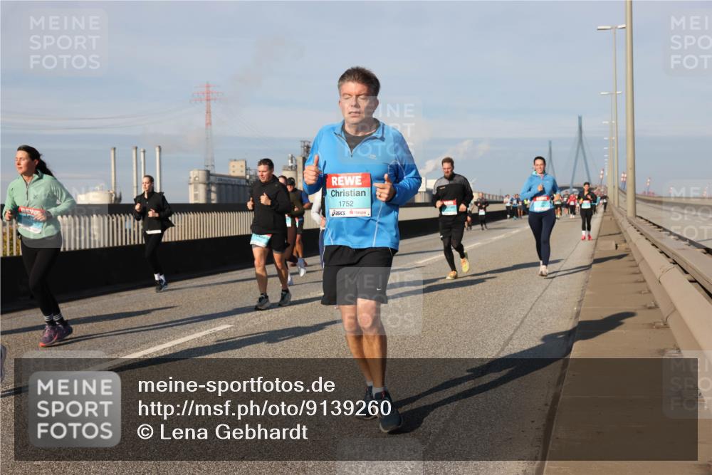 03.10.2025 - Köhlbrandbrückenlauf Lena Gebhardt http://msf.ph/oto/9139260 03.10.2025 09:56:56 Position 2 1752 meine-sportfotos.de
