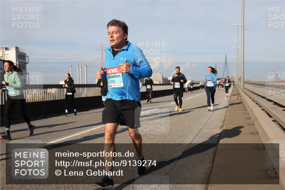 03.10.2025 - Köhlbrandbrückenlauf Lena Gebhardt http://msf.ph/oto/9139274 03.10.2025 09:56:56 Position 2 1752 meine-sportfotos.de