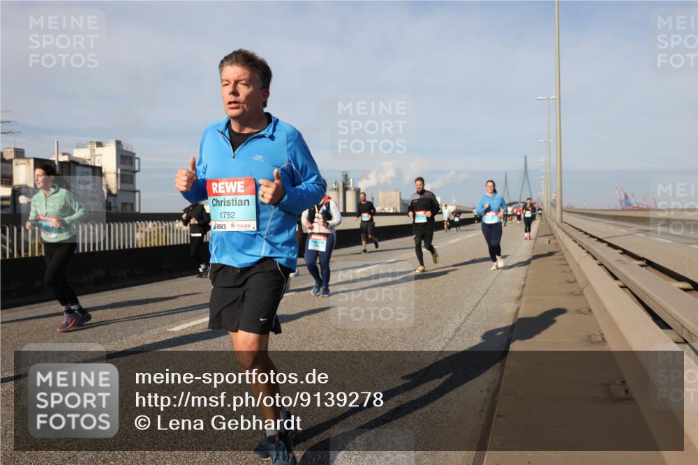 03.10.2025 - Köhlbrandbrückenlauf Lena Gebhardt http://msf.ph/oto/9139278 03.10.2025 09:56:56 Position 2 1752 meine-sportfotos.de