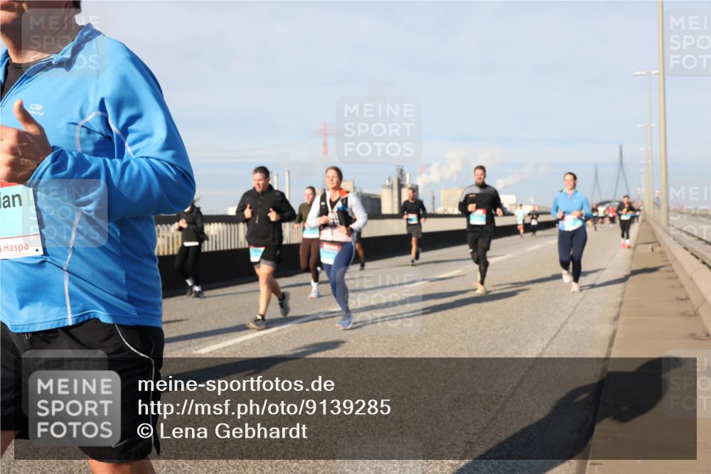 03.10.2025 - Köhlbrandbrückenlauf Lena Gebhardt http://msf.ph/oto/9139285 03.10.2025 09:56:57 Position 2  meine-sportfotos.de