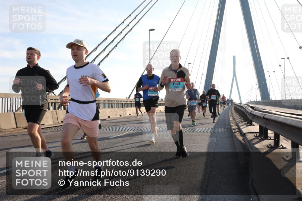 03.10.2025 - Köhlbrandbrückenlauf Yannick Fuchs http://msf.ph/oto/9139290 03.10.2025 08:23:45 Position 2 1082 meine-sportfotos.de