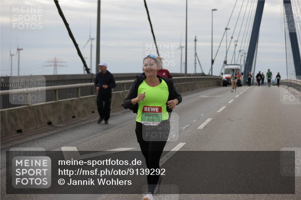 03.10.2025 - Köhlbrandbrückenlauf Jannik Wohlers http://msf.ph/oto/9139292 03.10.2025 16:09:49 Position 1 8512 meine-sportfotos.de