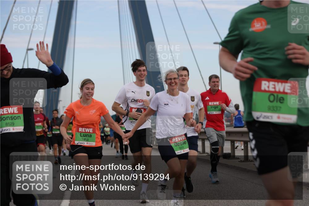 03.10.2025 - Köhlbrandbrückenlauf Jannik Wohlers http://msf.ph/oto/9139294 03.10.2025 15:31:18 Position 1 8529, 1930, 7931, 7791, 9337 meine-sportfotos.de