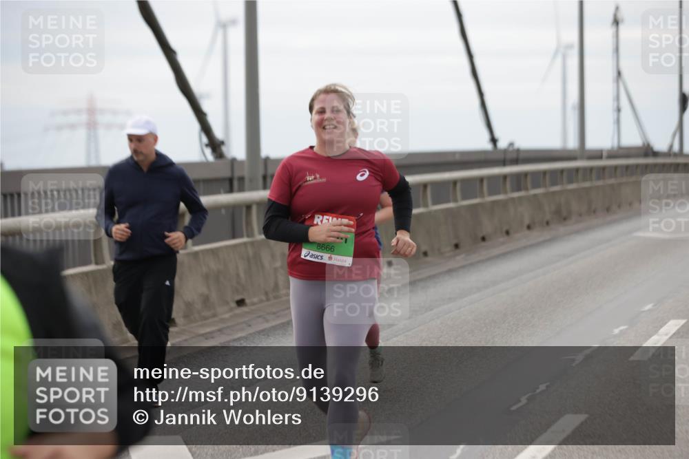 03.10.2025 - Köhlbrandbrückenlauf Jannik Wohlers http://msf.ph/oto/9139296 03.10.2025 16:09:51 Position 1 8666 meine-sportfotos.de