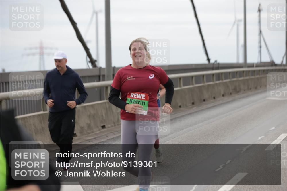 03.10.2025 - Köhlbrandbrückenlauf Jannik Wohlers http://msf.ph/oto/9139301 03.10.2025 16:09:51 Position 1  meine-sportfotos.de
