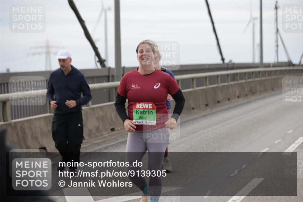 03.10.2025 - Köhlbrandbrückenlauf Jannik Wohlers http://msf.ph/oto/9139305 03.10.2025 16:09:51 Position 1 8666 meine-sportfotos.de