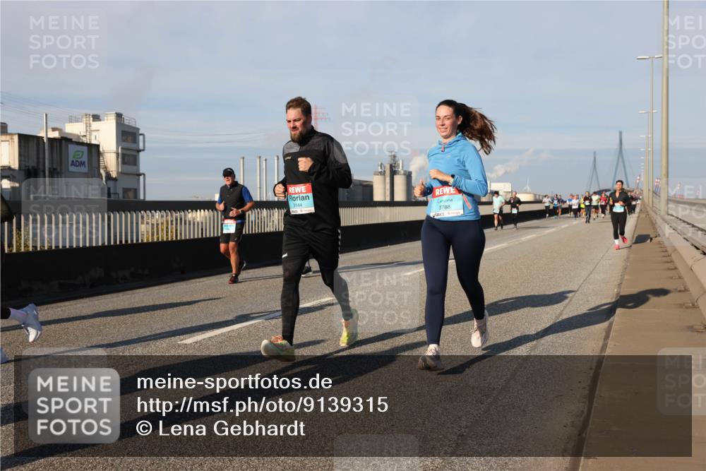 03.10.2025 - Köhlbrandbrückenlauf Lena Gebhardt http://msf.ph/oto/9139315 03.10.2025 09:56:59 Position 2 3144, 3788 meine-sportfotos.de