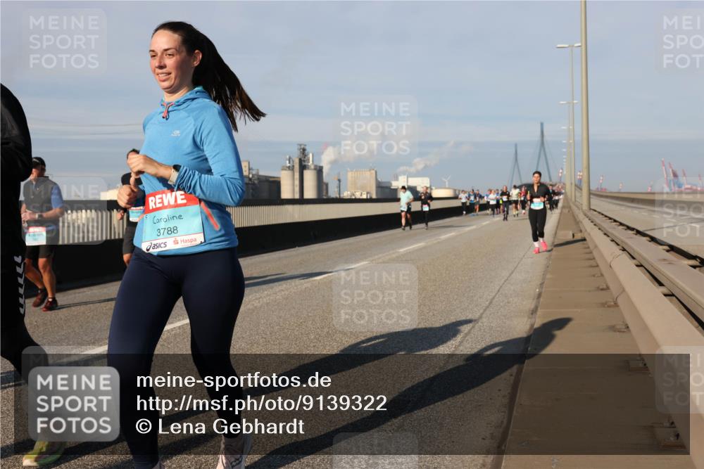 03.10.2025 - Köhlbrandbrückenlauf Lena Gebhardt http://msf.ph/oto/9139322 03.10.2025 09:56:59 Position 2 3788 meine-sportfotos.de