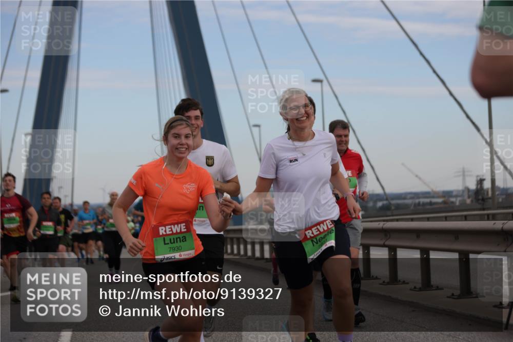 03.10.2025 - Köhlbrandbrückenlauf Jannik Wohlers http://msf.ph/oto/9139327 03.10.2025 15:31:18 Position 1 7930 meine-sportfotos.de