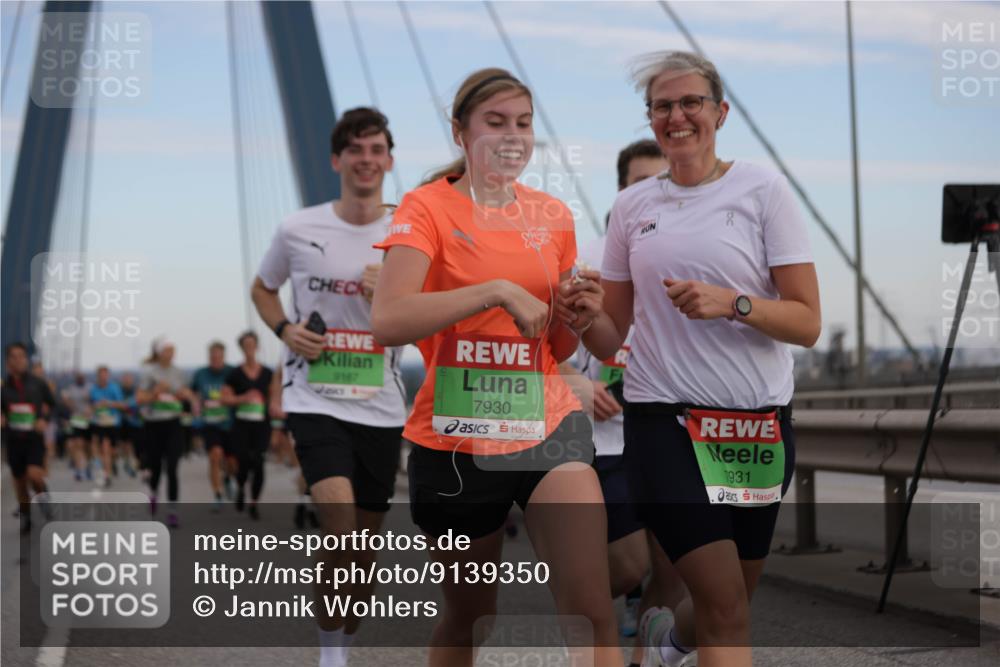 03.10.2025 - Köhlbrandbrückenlauf Jannik Wohlers http://msf.ph/oto/9139350 03.10.2025 15:31:19 Position 1 9167, 7930, 1931 meine-sportfotos.de