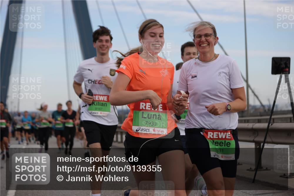 03.10.2025 - Köhlbrandbrückenlauf Jannik Wohlers http://msf.ph/oto/9139355 03.10.2025 15:31:19 Position 1 9167, 7930, 1931 meine-sportfotos.de