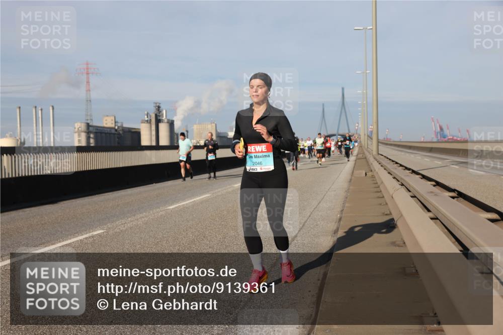 03.10.2025 - Köhlbrandbrückenlauf Lena Gebhardt http://msf.ph/oto/9139361 03.10.2025 09:57:03 Position 2 2046 meine-sportfotos.de