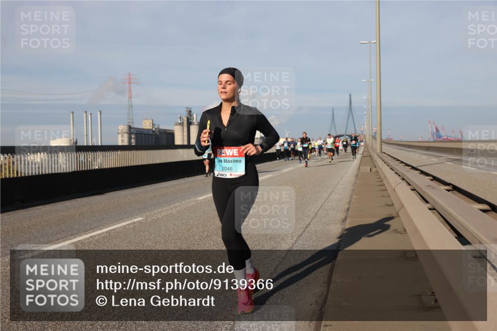 03.10.2025 - Köhlbrandbrückenlauf Lena Gebhardt http://msf.ph/oto/9139366 03.10.2025 09:57:03 Position 2 2046 meine-sportfotos.de