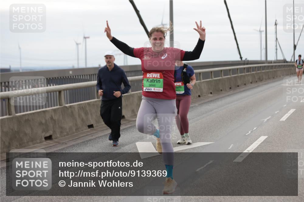 03.10.2025 - Köhlbrandbrückenlauf Jannik Wohlers http://msf.ph/oto/9139369 03.10.2025 16:09:52 Position 1 8666 meine-sportfotos.de