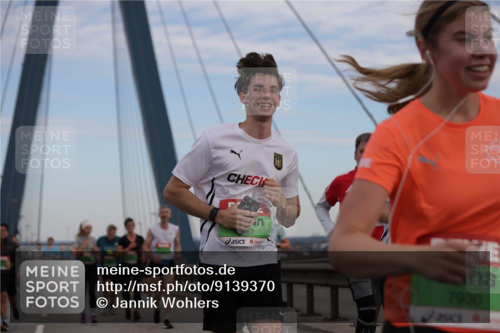 03.10.2025 - Köhlbrandbrückenlauf Jannik Wohlers http://msf.ph/oto/9139370 03.10.2025 15:31:20 Position 1 67, 7930 meine-sportfotos.de
