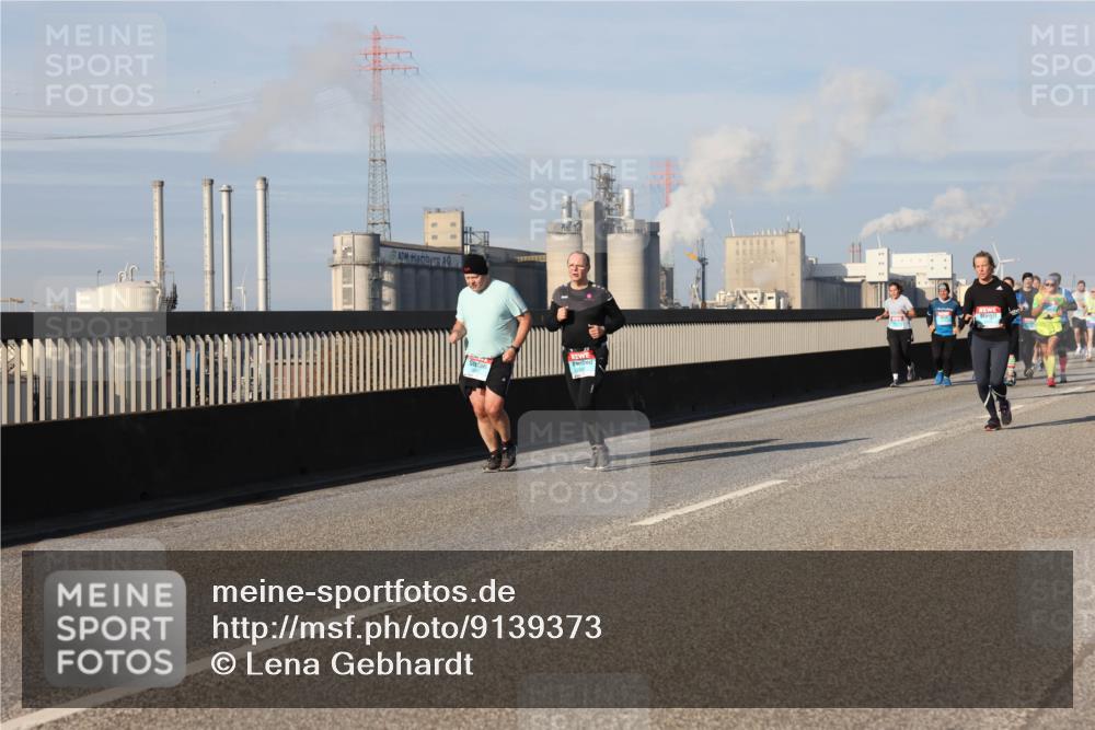 03.10.2025 - Köhlbrandbrückenlauf Lena Gebhardt http://msf.ph/oto/9139373 03.10.2025 09:57:05 Position 2  meine-sportfotos.de