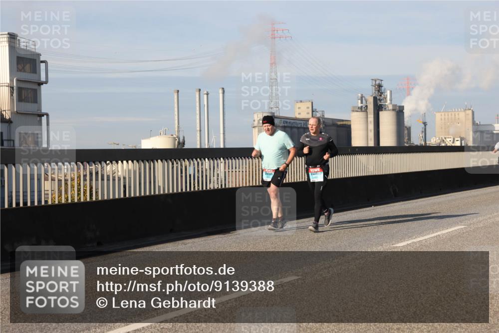 03.10.2025 - Köhlbrandbrückenlauf Lena Gebhardt http://msf.ph/oto/9139388 03.10.2025 09:57:06 Position 2 2825 meine-sportfotos.de