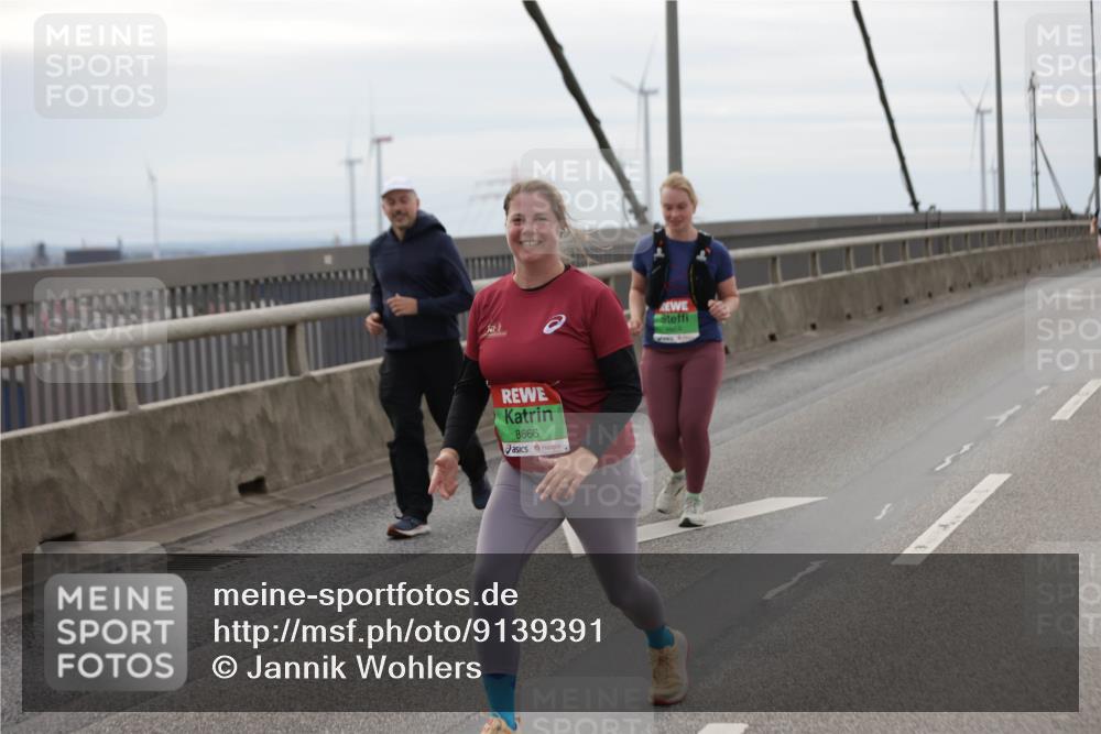 03.10.2025 - Köhlbrandbrückenlauf Jannik Wohlers http://msf.ph/oto/9139391 03.10.2025 16:09:52 Position 1 8666 meine-sportfotos.de