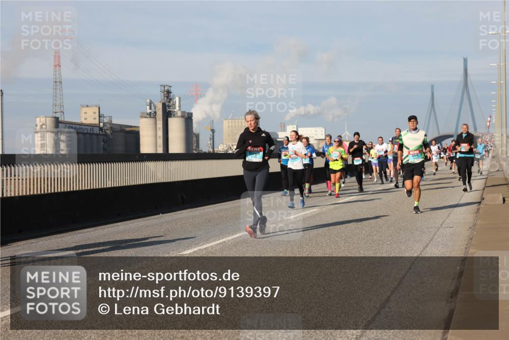 03.10.2025 - Köhlbrandbrückenlauf Lena Gebhardt http://msf.ph/oto/9139397 03.10.2025 09:57:07 Position 2  meine-sportfotos.de