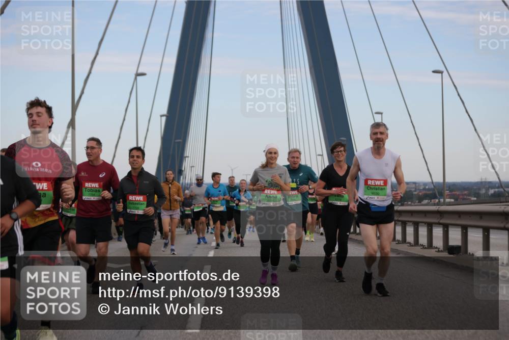 03.10.2025 - Köhlbrandbrückenlauf Jannik Wohlers http://msf.ph/oto/9139398 03.10.2025 15:31:21 Position 1 7728, 9530 meine-sportfotos.de