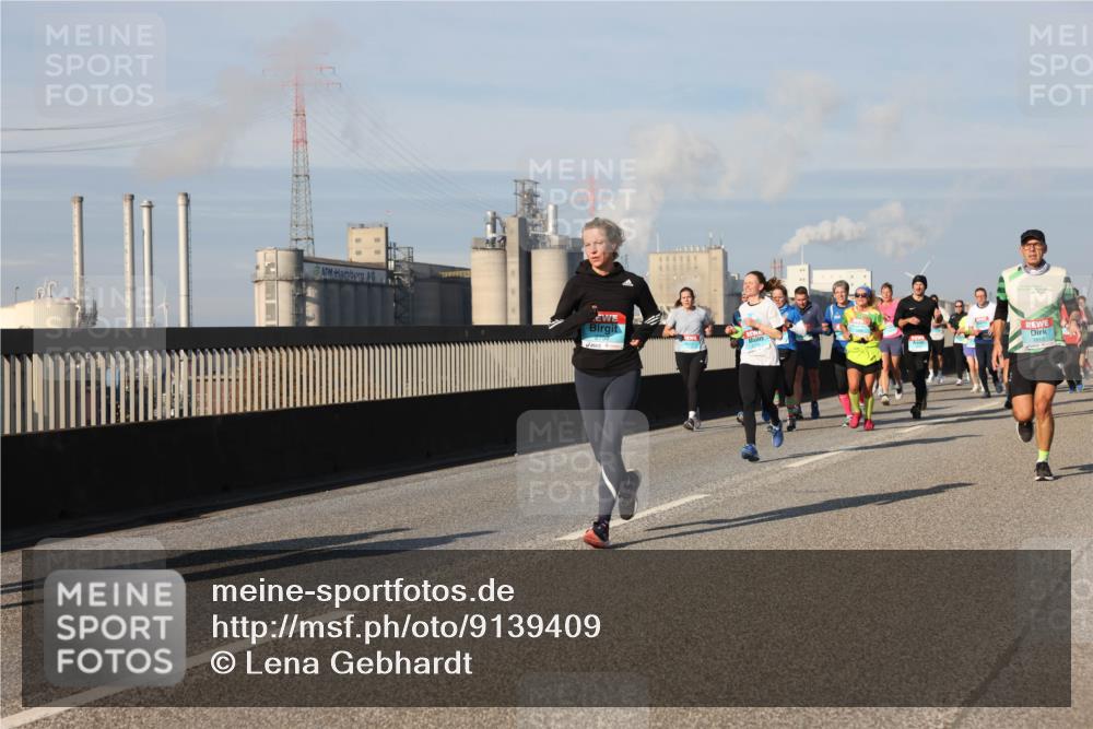 03.10.2025 - Köhlbrandbrückenlauf Lena Gebhardt http://msf.ph/oto/9139409 03.10.2025 09:57:08 Position 2 1813 meine-sportfotos.de