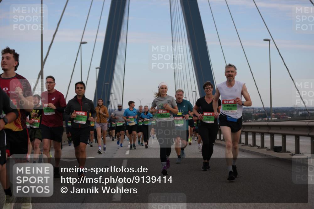 03.10.2025 - Köhlbrandbrückenlauf Jannik Wohlers http://msf.ph/oto/9139414 03.10.2025 15:31:21 Position 1 9530, 25 meine-sportfotos.de