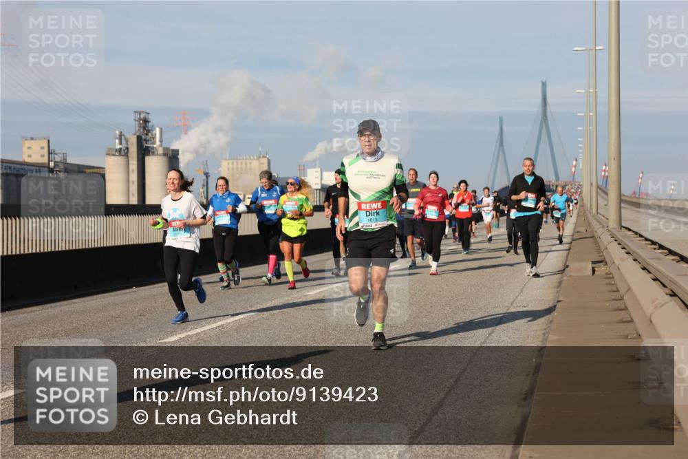 03.10.2025 - Köhlbrandbrückenlauf Lena Gebhardt http://msf.ph/oto/9139423 03.10.2025 09:57:10 Position 2 1813 meine-sportfotos.de