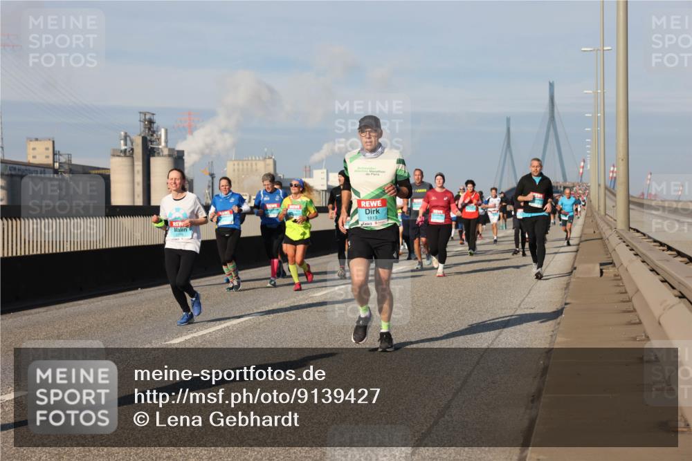 03.10.2025 - Köhlbrandbrückenlauf Lena Gebhardt http://msf.ph/oto/9139427 03.10.2025 09:57:10 Position 2 1813 meine-sportfotos.de