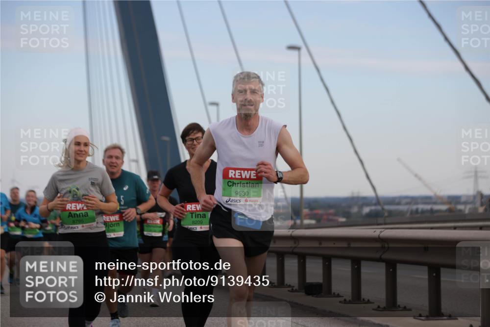 03.10.2025 - Köhlbrandbrückenlauf Jannik Wohlers http://msf.ph/oto/9139435 03.10.2025 15:31:22 Position 1 8209, 9530, 8795, 5 meine-sportfotos.de