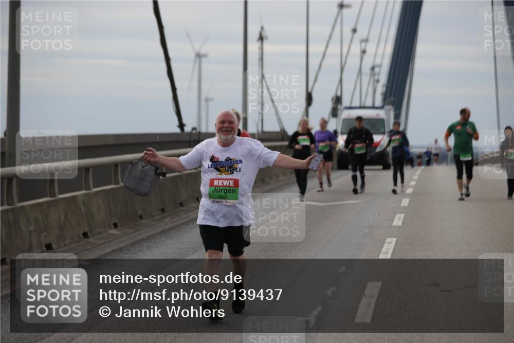 03.10.2025 - Köhlbrandbrückenlauf Jannik Wohlers http://msf.ph/oto/9139437 03.10.2025 16:10:05 Position 1 8538 meine-sportfotos.de