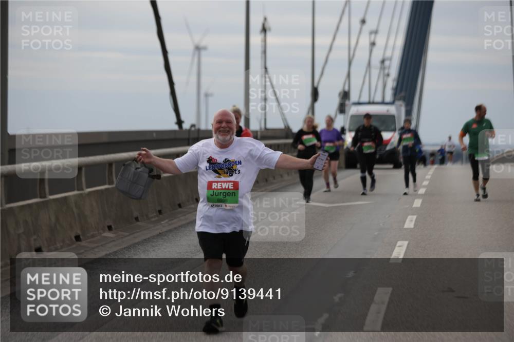 03.10.2025 - Köhlbrandbrückenlauf Jannik Wohlers http://msf.ph/oto/9139441 03.10.2025 16:10:05 Position 1 8538 meine-sportfotos.de