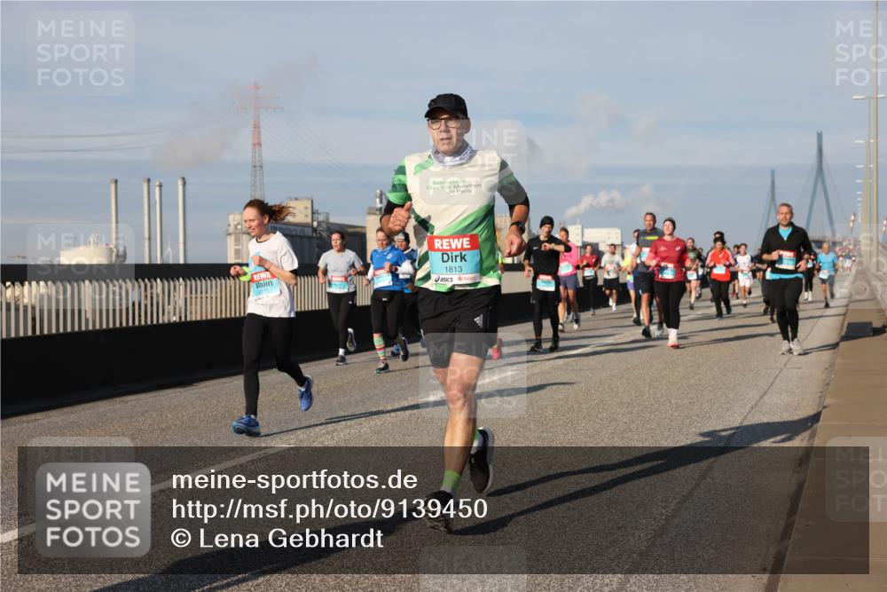 03.10.2025 - Köhlbrandbrückenlauf Lena Gebhardt http://msf.ph/oto/9139450 03.10.2025 09:57:11 Position 2 1813 meine-sportfotos.de