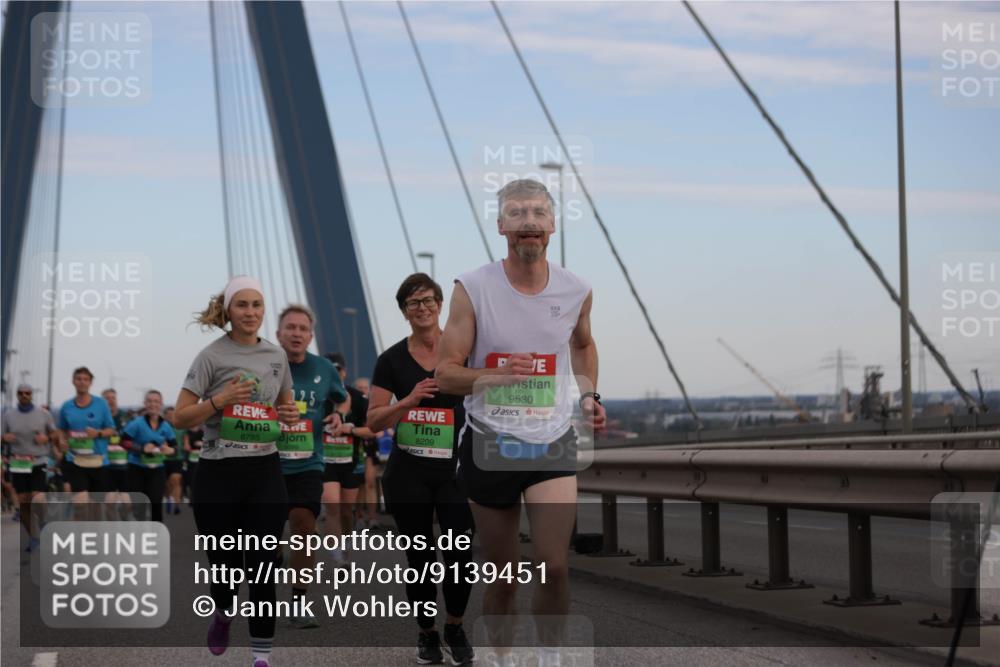 03.10.2025 - Köhlbrandbrückenlauf Jannik Wohlers http://msf.ph/oto/9139451 03.10.2025 15:31:22 Position 1 8209, 9530, 8795 meine-sportfotos.de