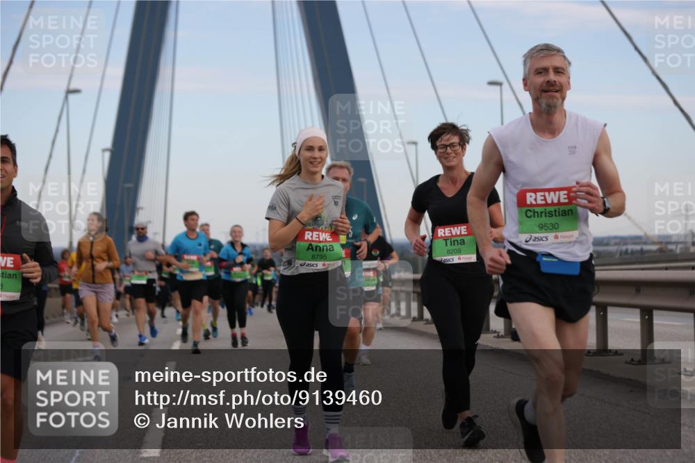 03.10.2025 - Köhlbrandbrückenlauf Jannik Wohlers http://msf.ph/oto/9139460 03.10.2025 15:31:23 Position 1 8795, 8209, 9530 meine-sportfotos.de